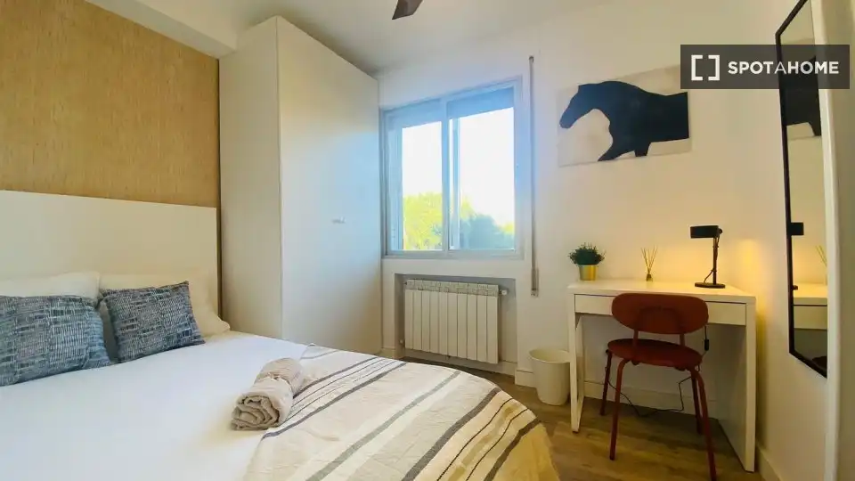 Habitación de Piso de alquiler en Madrid con Aire acondicionado, Calefacción y Amueblado