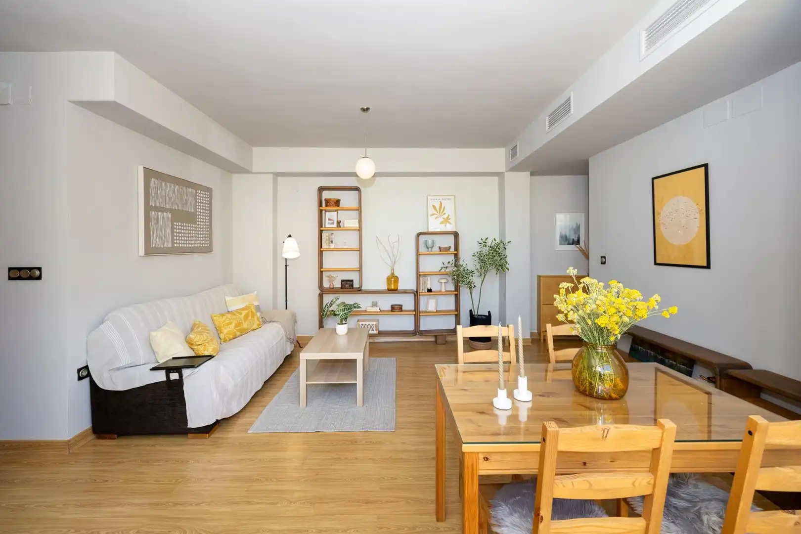 Sala d'estar de Dúplex en venda en Granada amb Aire condicionat i Terrassa
