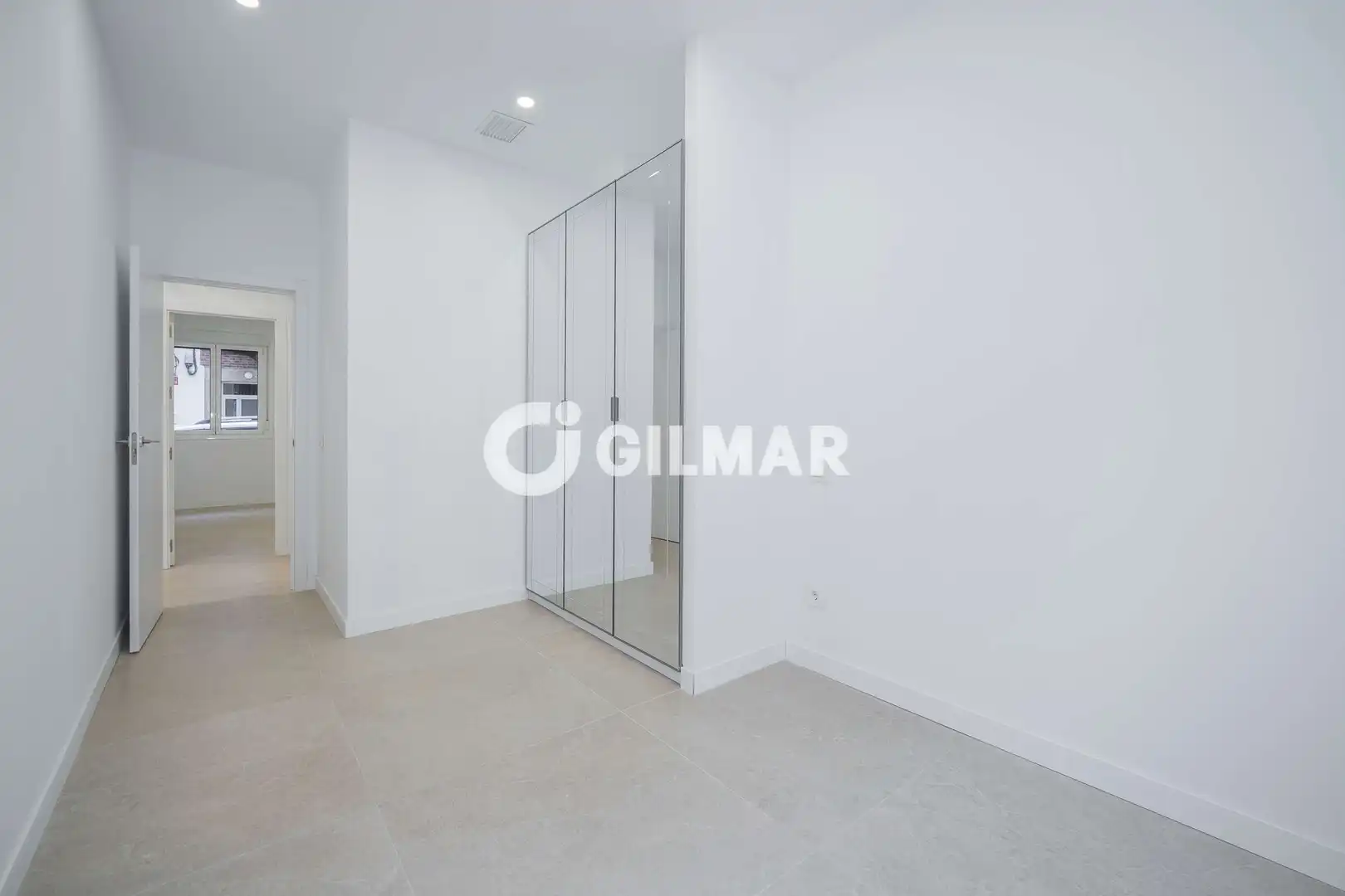 Habitación de Piso en venta en Madrid con Calefacción