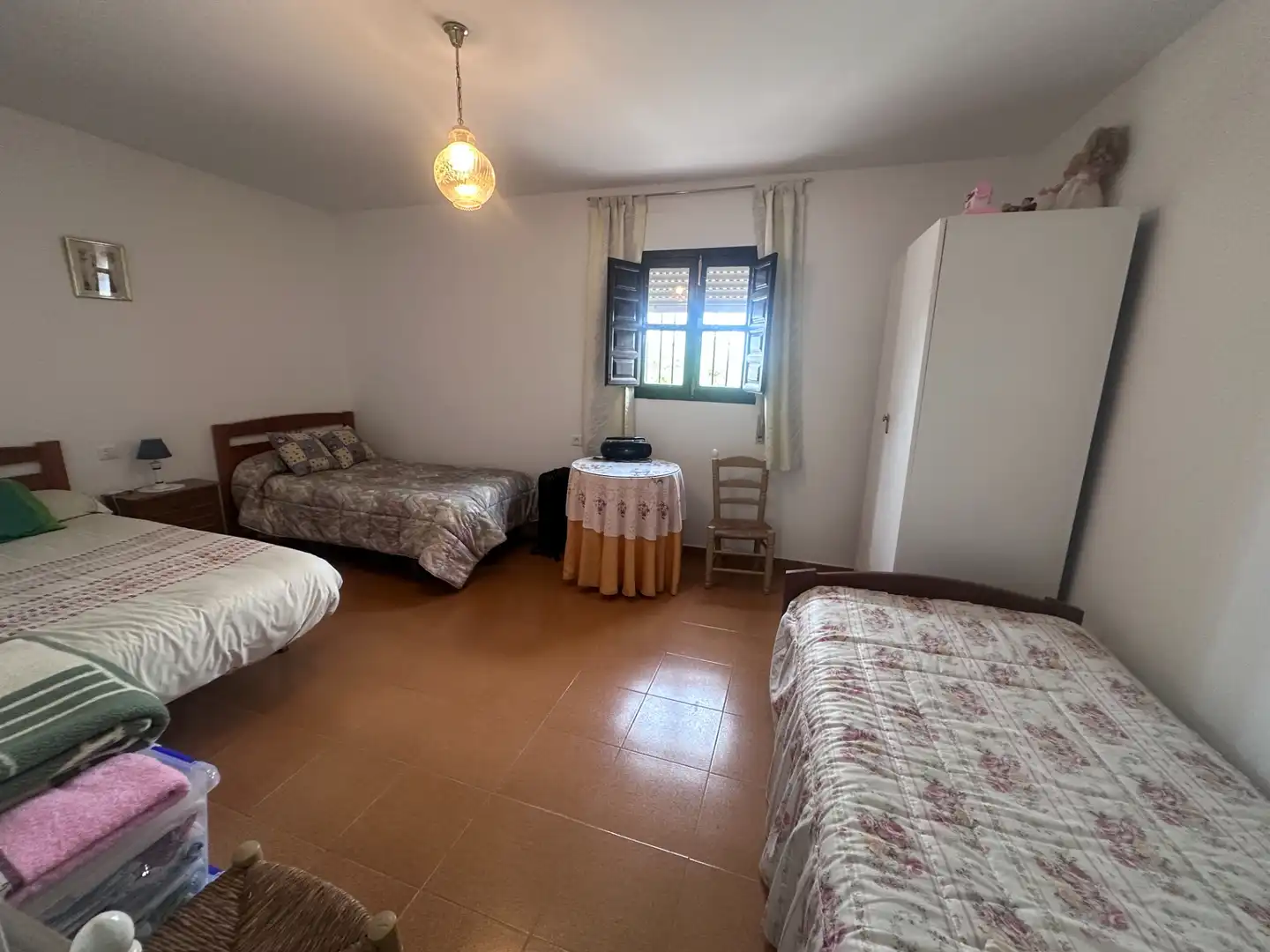 Dormitori de Finca rústica en venda en Alcaucín amb Jardí privat, Terrassa i Moblat