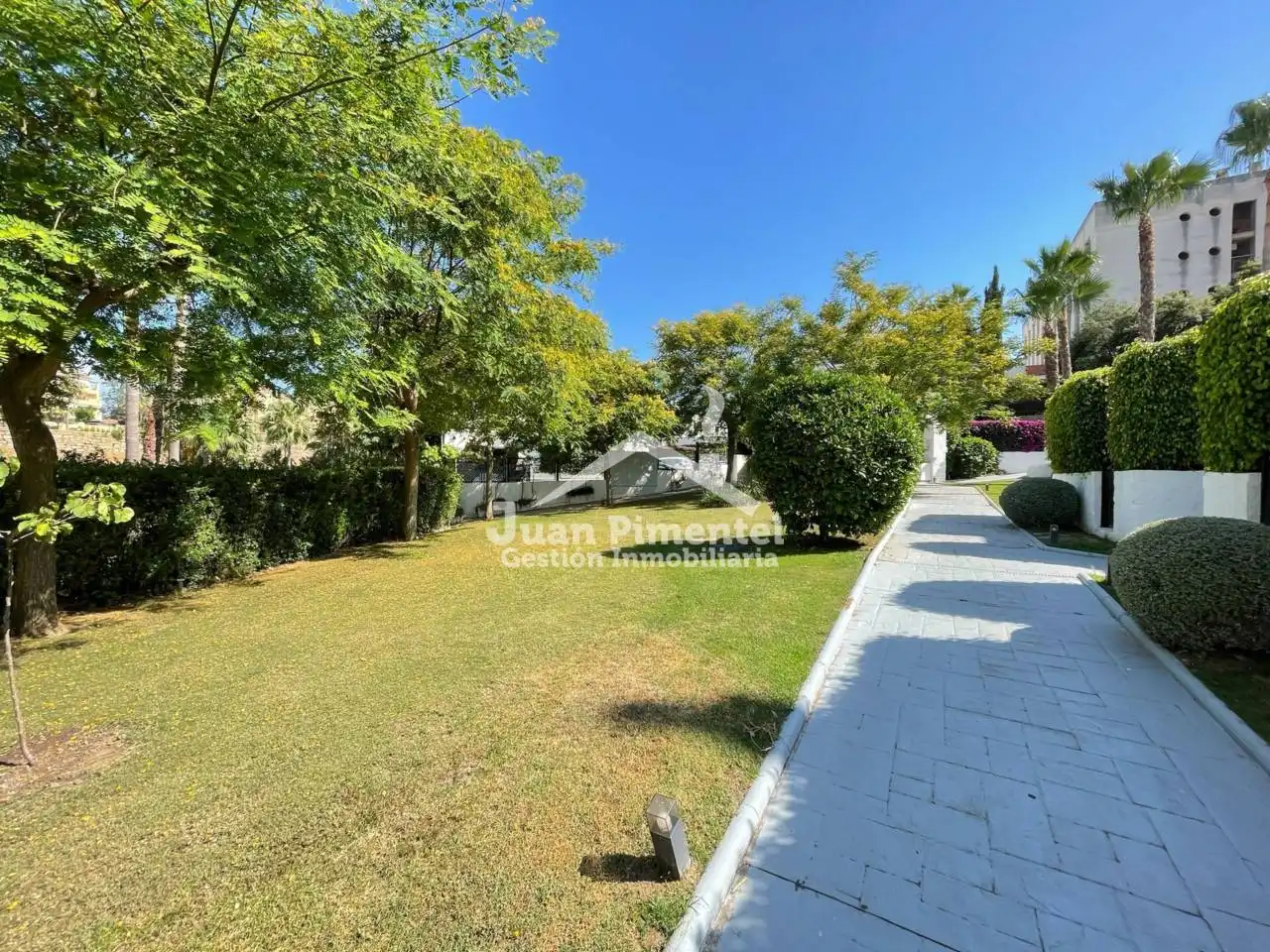 Apartments for sale in Estepona  with Air Conditioner, Private garden and Terrace