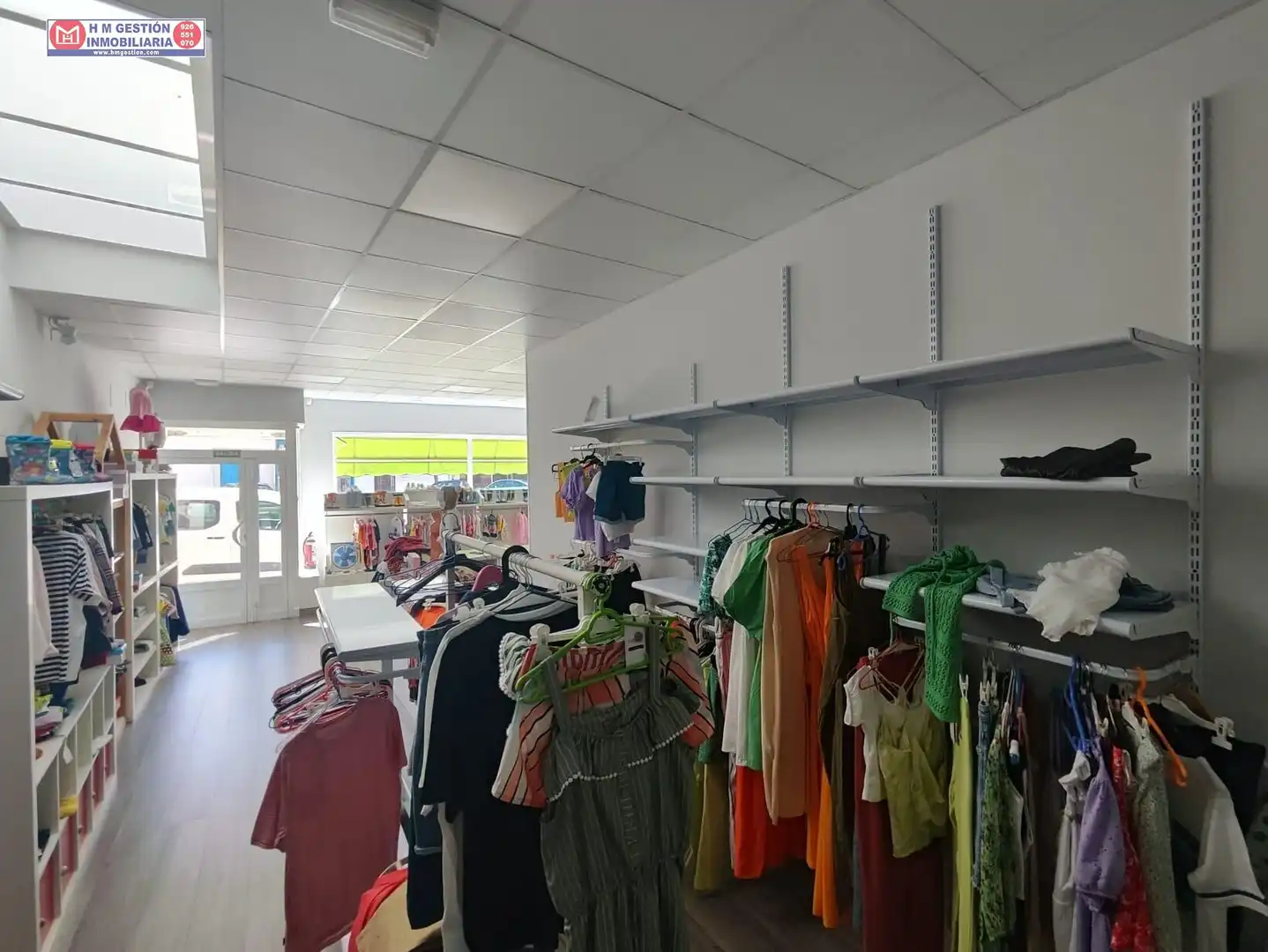 Local de lloguer en Villafranca de los Caballeros amb Aire condicionat