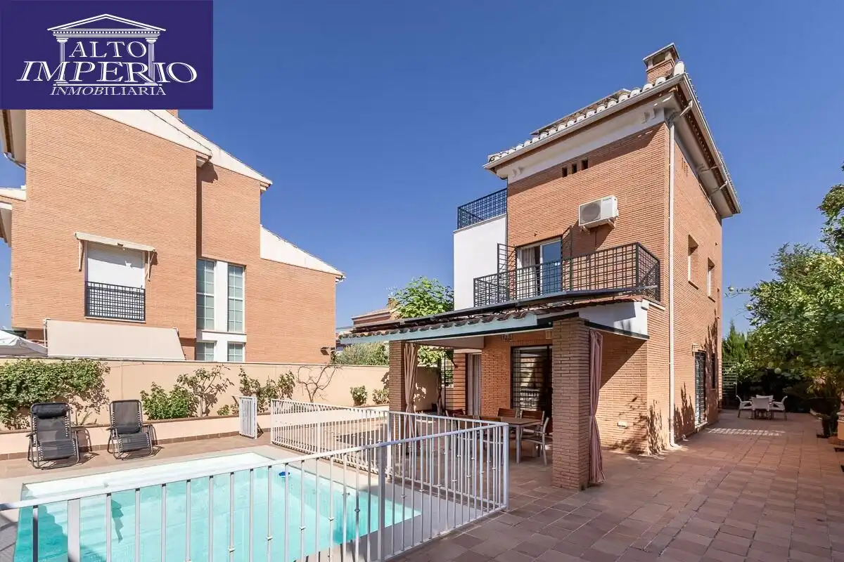 House with terrace for sale in Calle LIMA, imagen 4