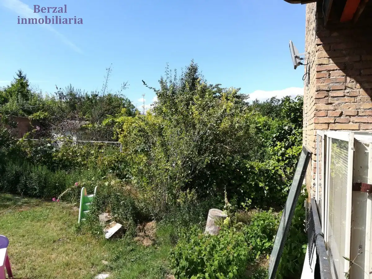 Finca rústica en venda en  Logroño amb Jardí privat, Traster i Balcó