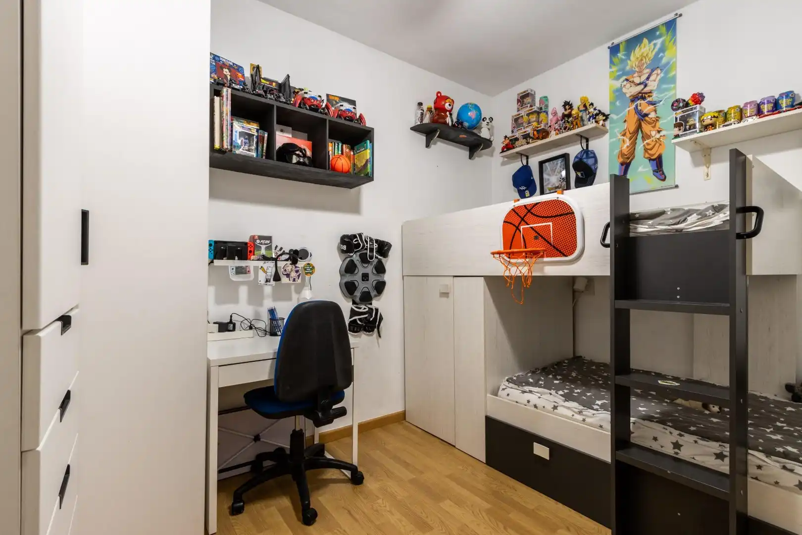 Habitación de Piso en venta en Sabadell con Aire acondicionado, Calefacción y Balcón