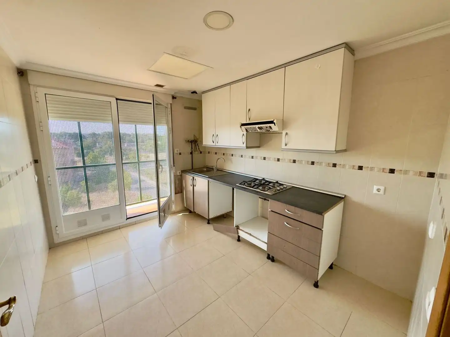 Cocina de Ático en venta en Valdepeñas con Terraza y Balcón