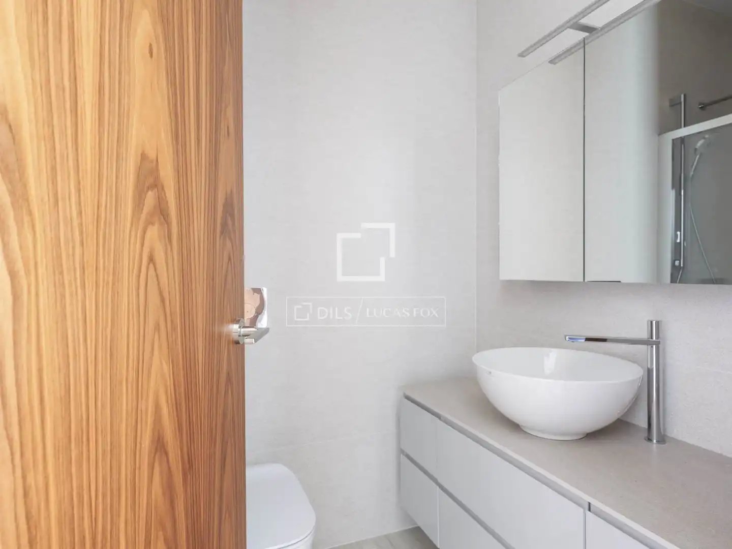 Bany de Casa o xalet en venda en Sagunto / Sagunt amb Aire condicionat, Calefacció i Jardí privat