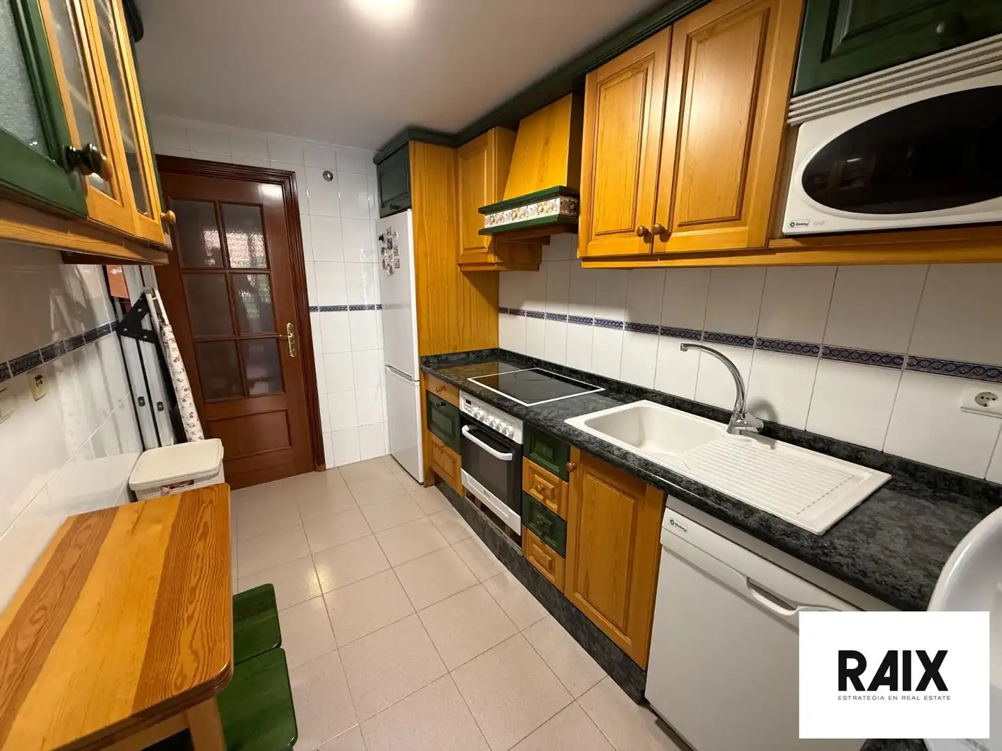 Cuina de Pis en venda en Málaga amb Aire condicionat, Terrassa i Moblat