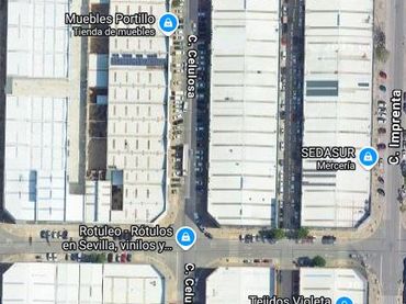 Industrial building to rent in Calle Celulosa 3