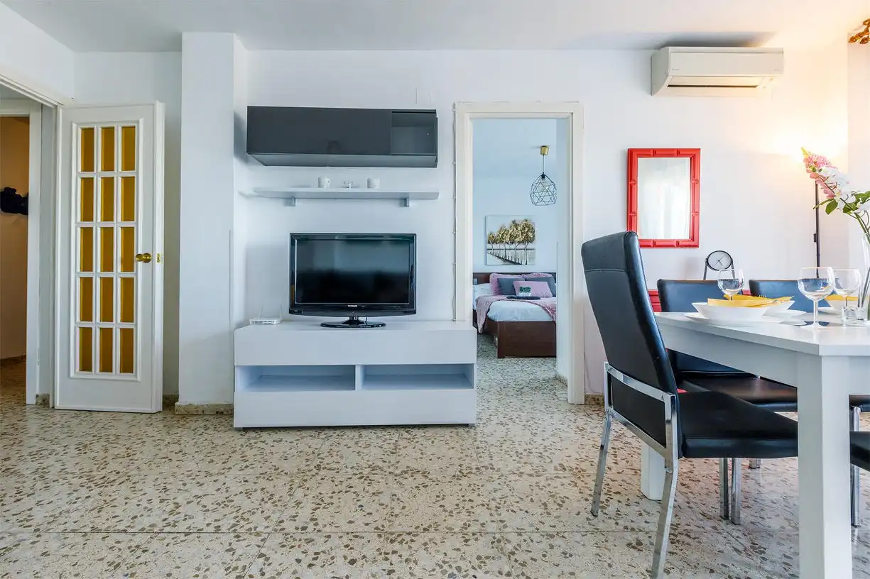 Living room of Flat for sale in Vélez-Málaga  with Air Conditioner, Terrace and Storage room
