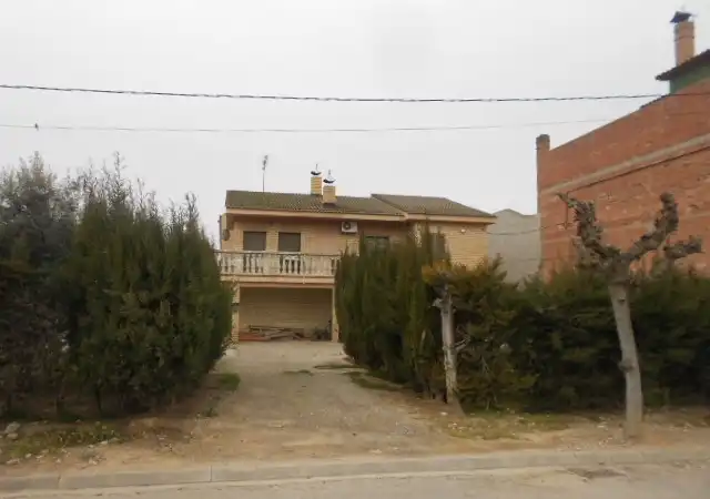Casa en venda a Alguaire