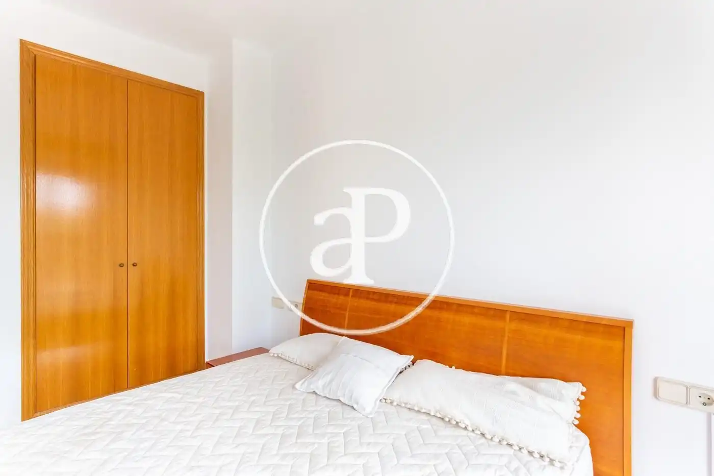 Bedroom of Flat for rent in Valencia  with Air Conditioner, Heating and Private garden