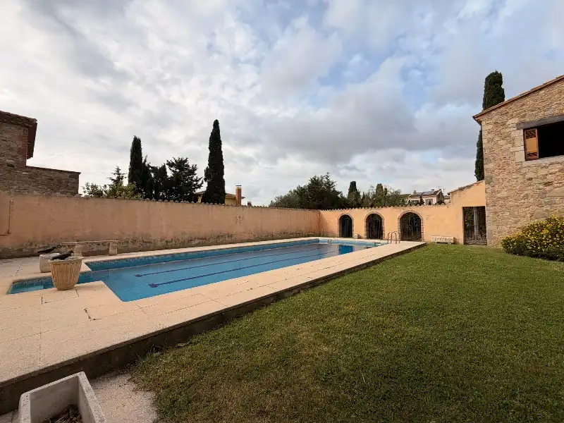 Casa con terraza en venta en Carrer de Figueres, imagen 9