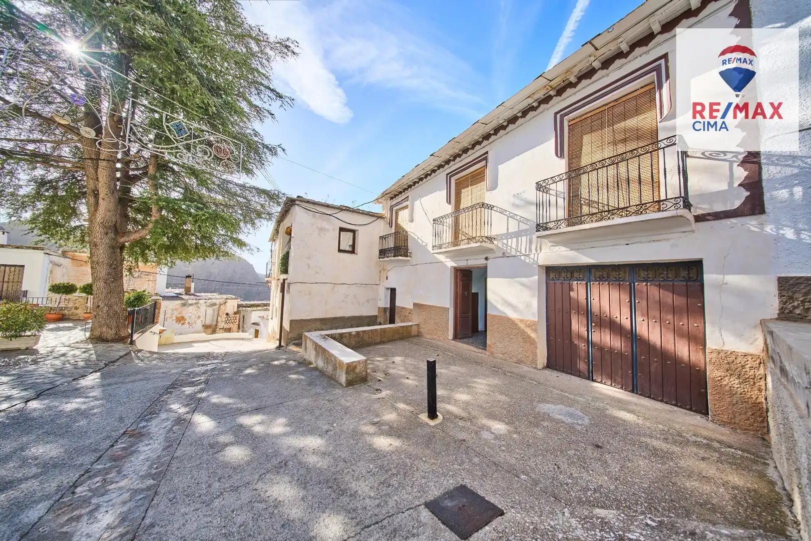 Vista exterior de Casa o xalet en venda en Busquístar amb Terrassa, Traster i Balcó