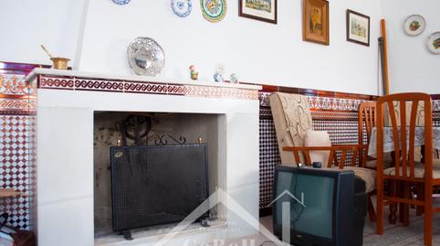 Foto 3 de Casa adosada en venda a Calle Cruz, Almadén de la Plata, Sevilla