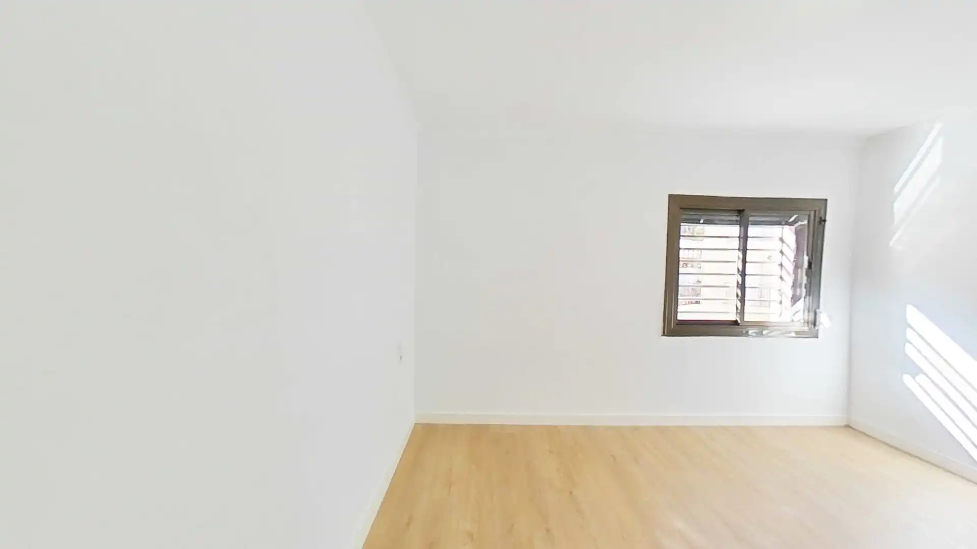 Bedroom of Flat for sale in Sabadell