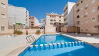 Piscina de Pis en venda en Torrevieja amb Terrassa i Moblat