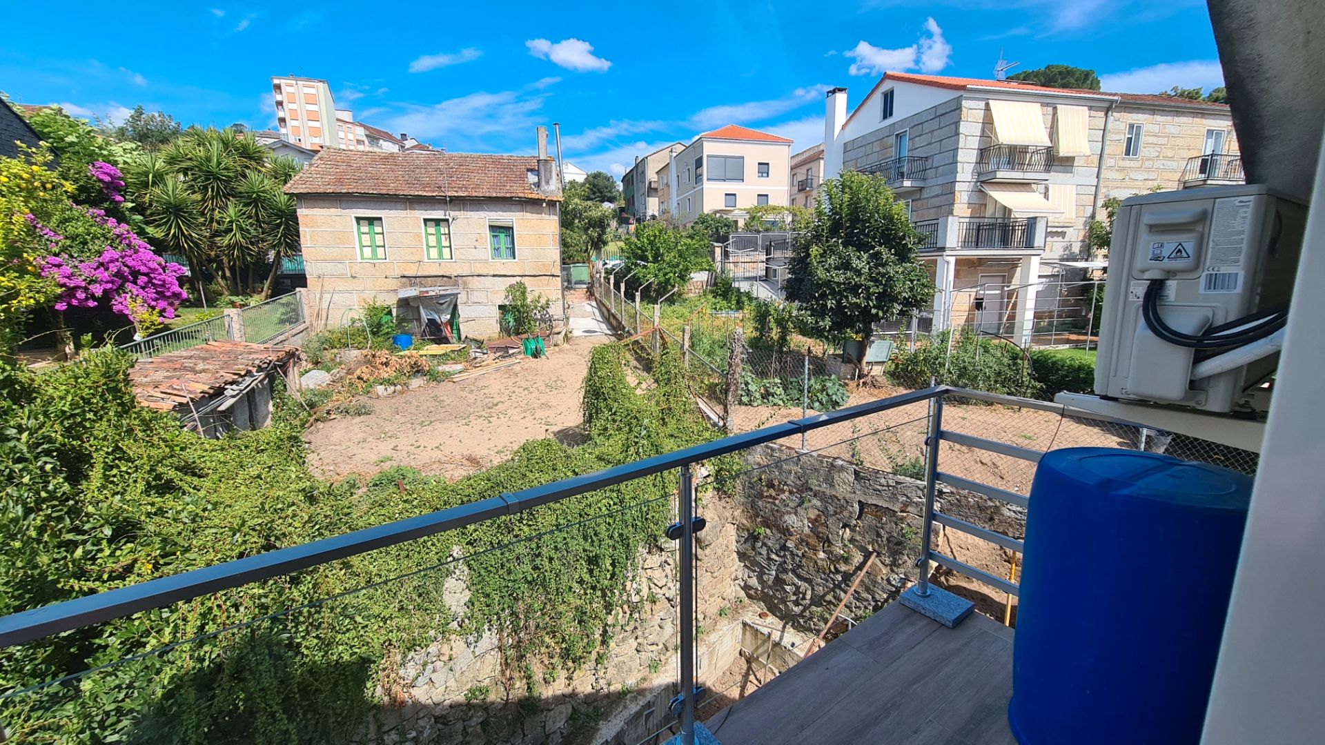 Vista exterior de Estudi de lloguer en Ourense Capital  amb Aire condicionat, Calefacció i Parquet