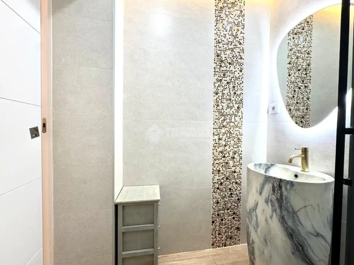 Baño de Piso en venta en Madrid con Aire acondicionado y Amueblado