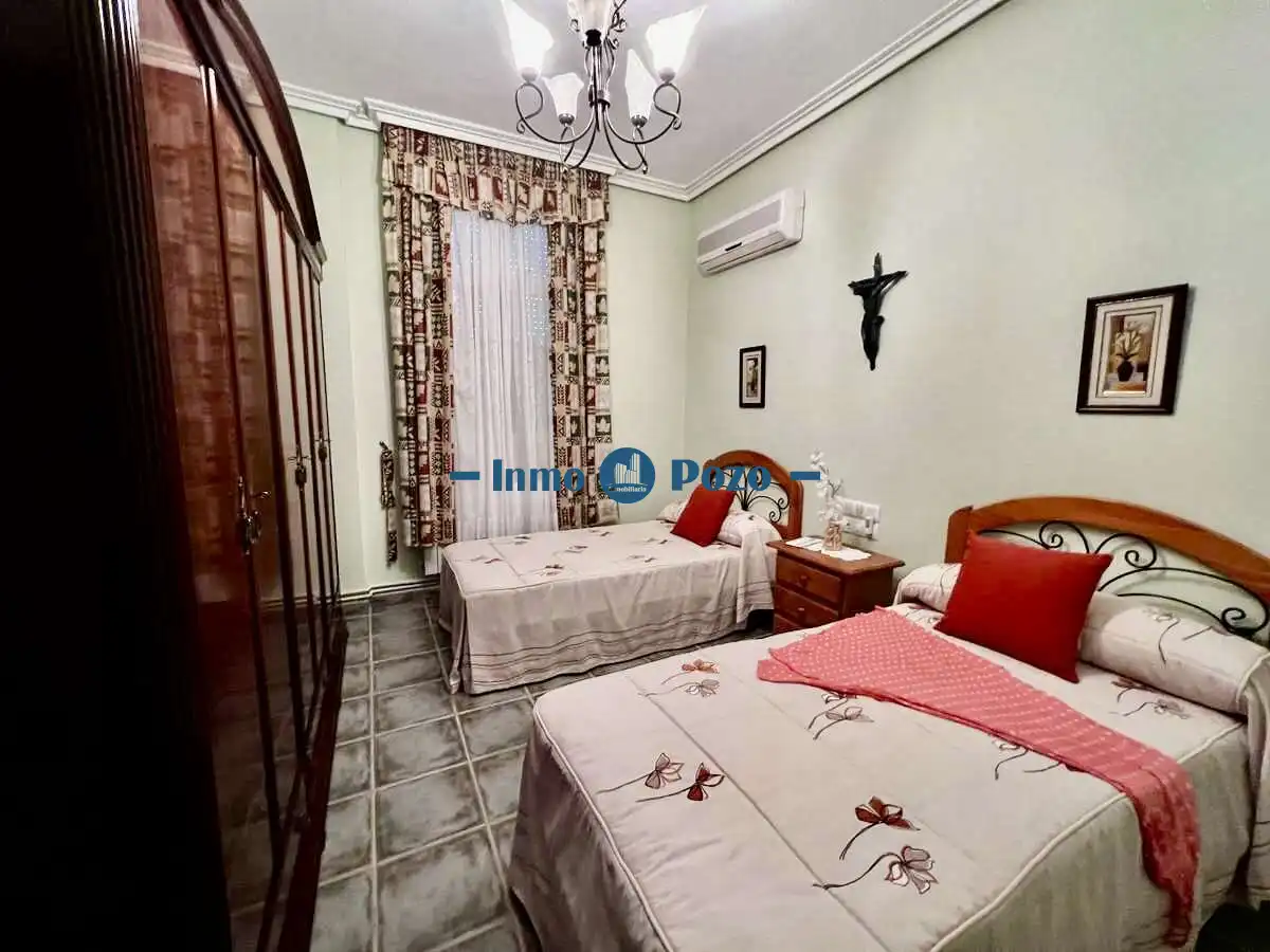 Chalet con piscina en venta en Almendralejo, imagen 7