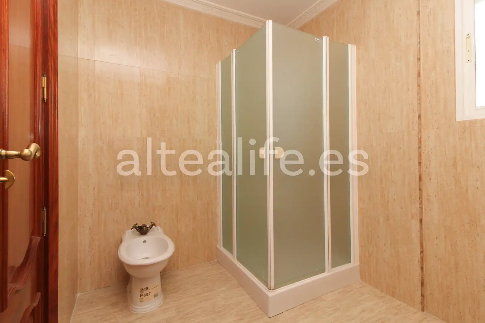 Badezimmer von Haus oder Chalet zum Verkauf in La Nucia mit Privatgarten, Terrasse und Abstellraum