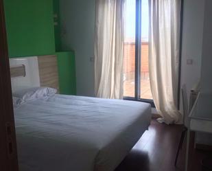 Dormitori de Apartament per a compartir en  Madrid Capital amb Aire condicionat i Balcó