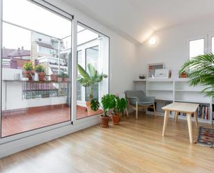 Terrassa de Apartament de lloguer en  Barcelona Capital amb Moblat, Forn i Rentadora