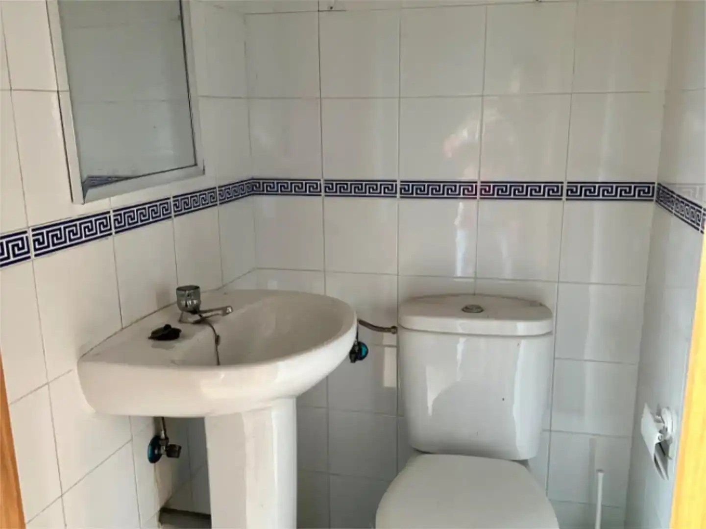Baño de Local en venta en Toledo