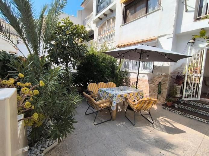 Terrassa de Casa o xalet en venda en Torrevieja amb Moblat i Piscina comunitària