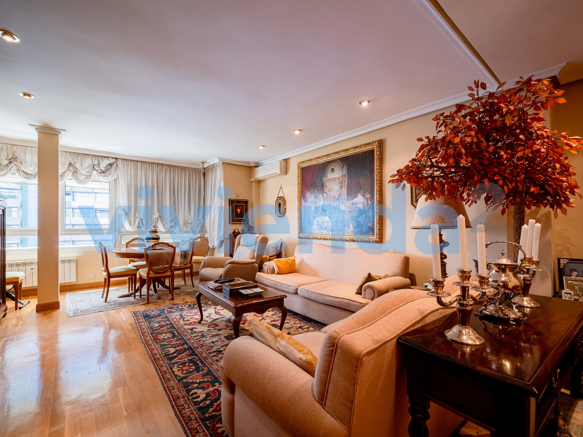 Living room of Flat for sale in  Madrid Capital  with Air Conditioner, Heating and Balcony