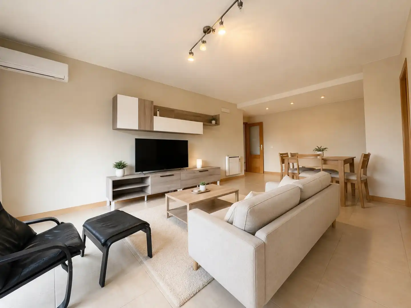 Sala de estar de Piso en venta en Paterna con Aire acondicionado, Calefacción y Piscina