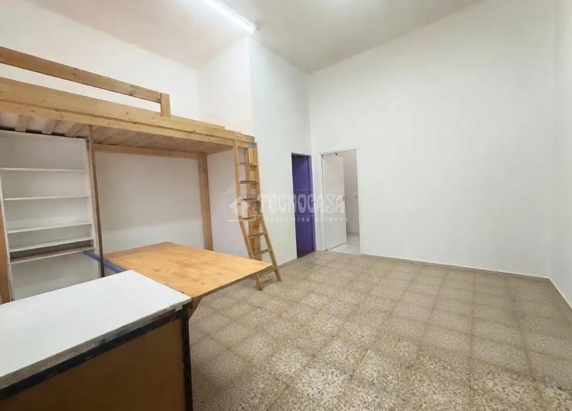 Local comercial en venda a C. Carril del Conde, imagen 2
