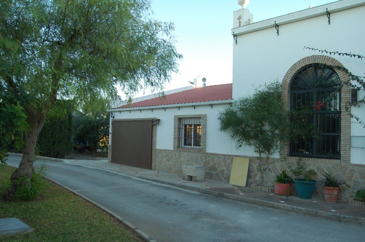 Vista exterior de Finca rústica en venda en El Puerto de Santa María amb Aire condicionat, Calefacció i Traster