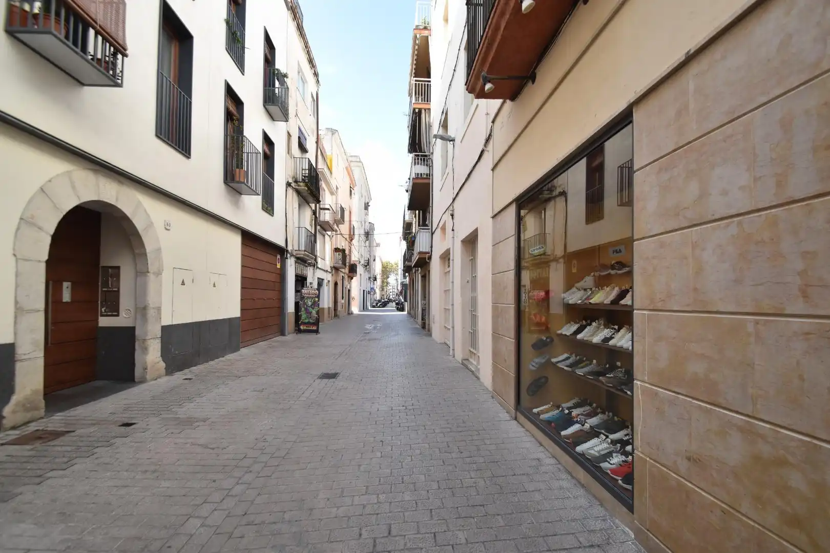 Vista exterior de Local en venda en Vilanova i la Geltrú