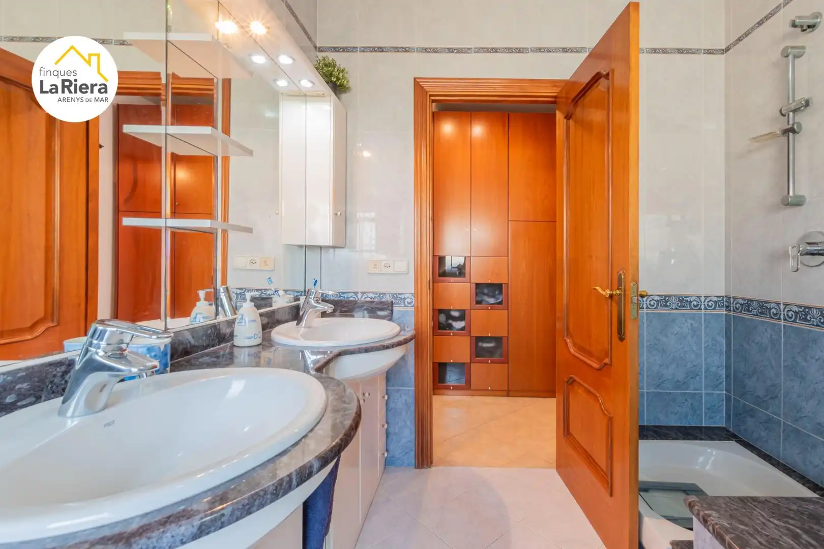 Bathroom of Houses for sale in Arenys de Munt  with Heating, Private garden and Terrace