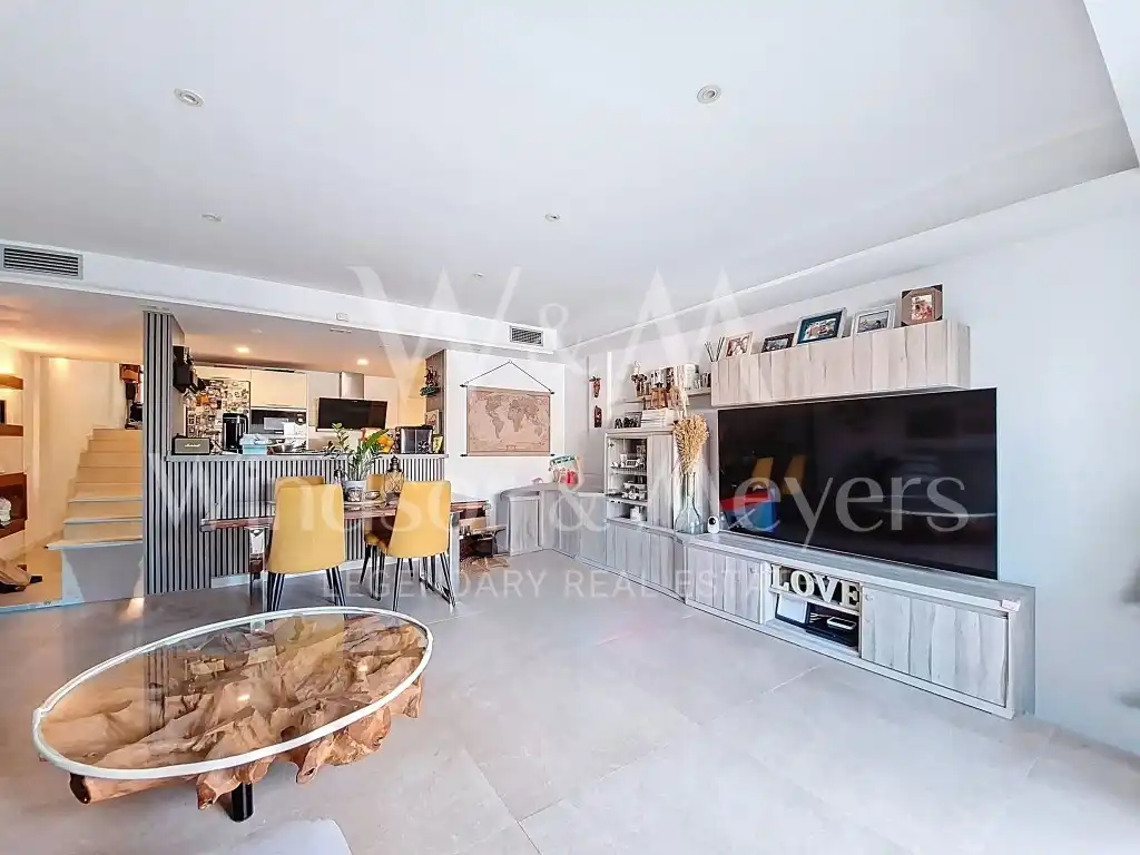 Sala d'estar de Dúplex en venda en Santa Eulària des Riu amb Aire condicionat, Calefacció i Terrassa