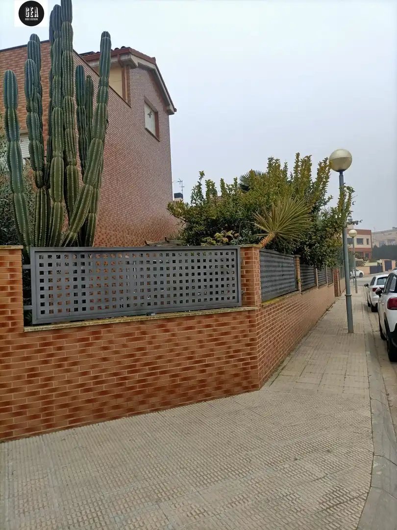 Vista exterior de Casa o chalet en venta en Vilanova de Segrià con Aire acondicionado, Calefacción y Jardín privado