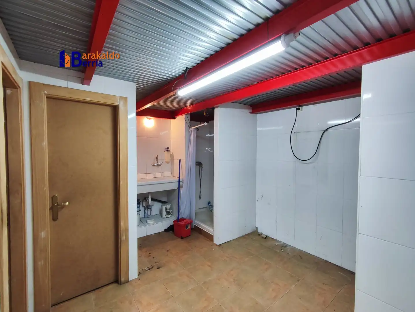Nave industrial en venta en Santurtzi  con Alarma