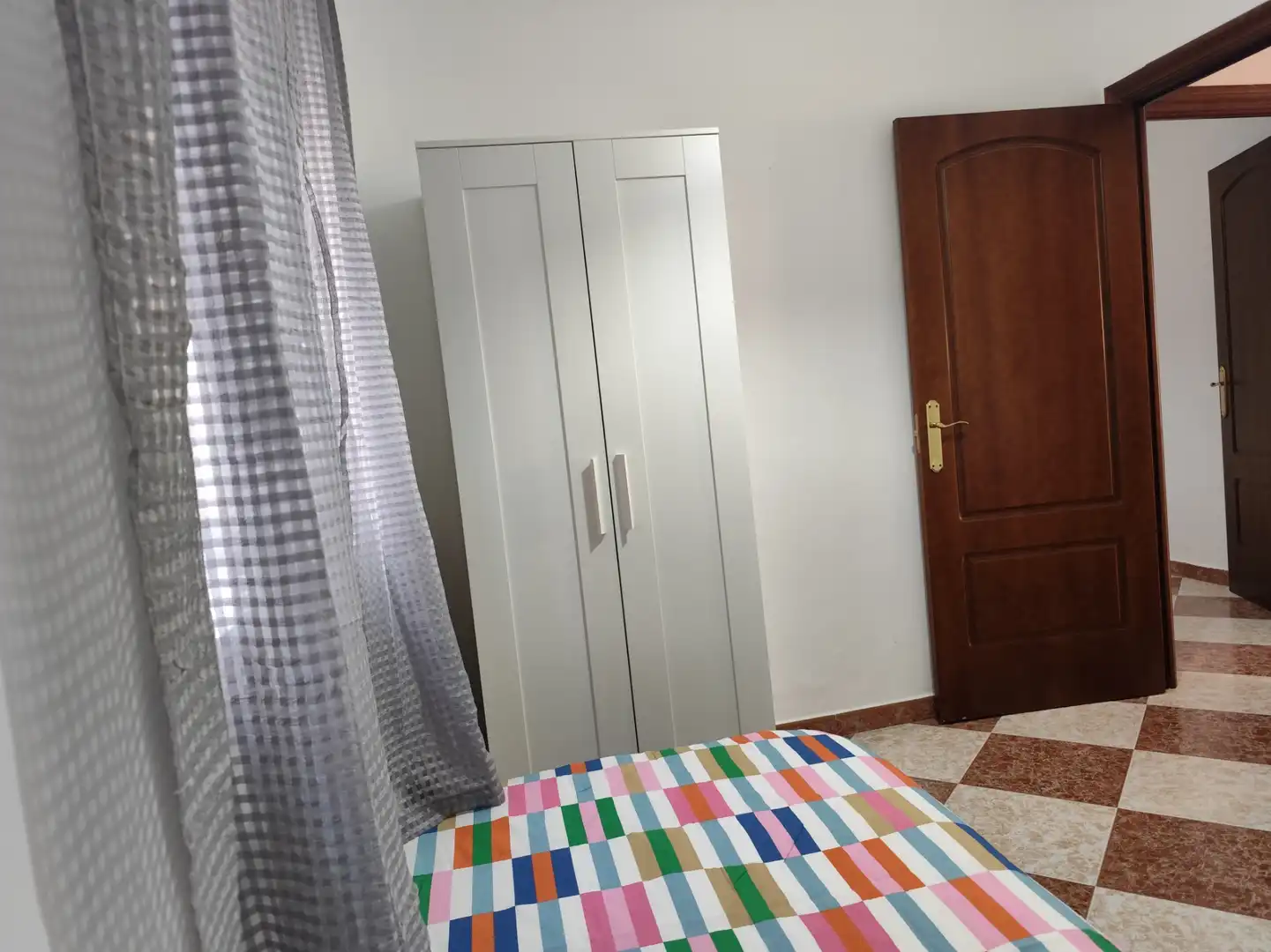 Flat for rent in Calle Ramón y Cajal, Centro