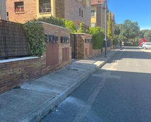 Vista exterior de Àtic en venda en San Lorenzo de El Escorial amb Terrassa, Piscina i Balcó