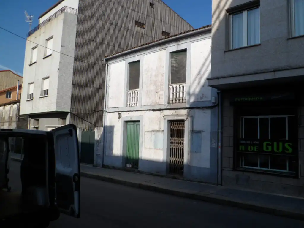 Exterior view of Houses for sale in Pontecesures