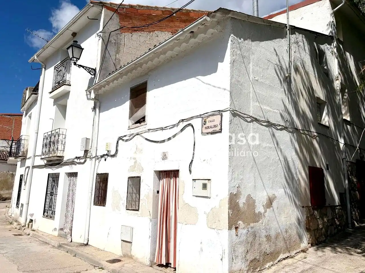 Casa en venta en Calle Miralrío