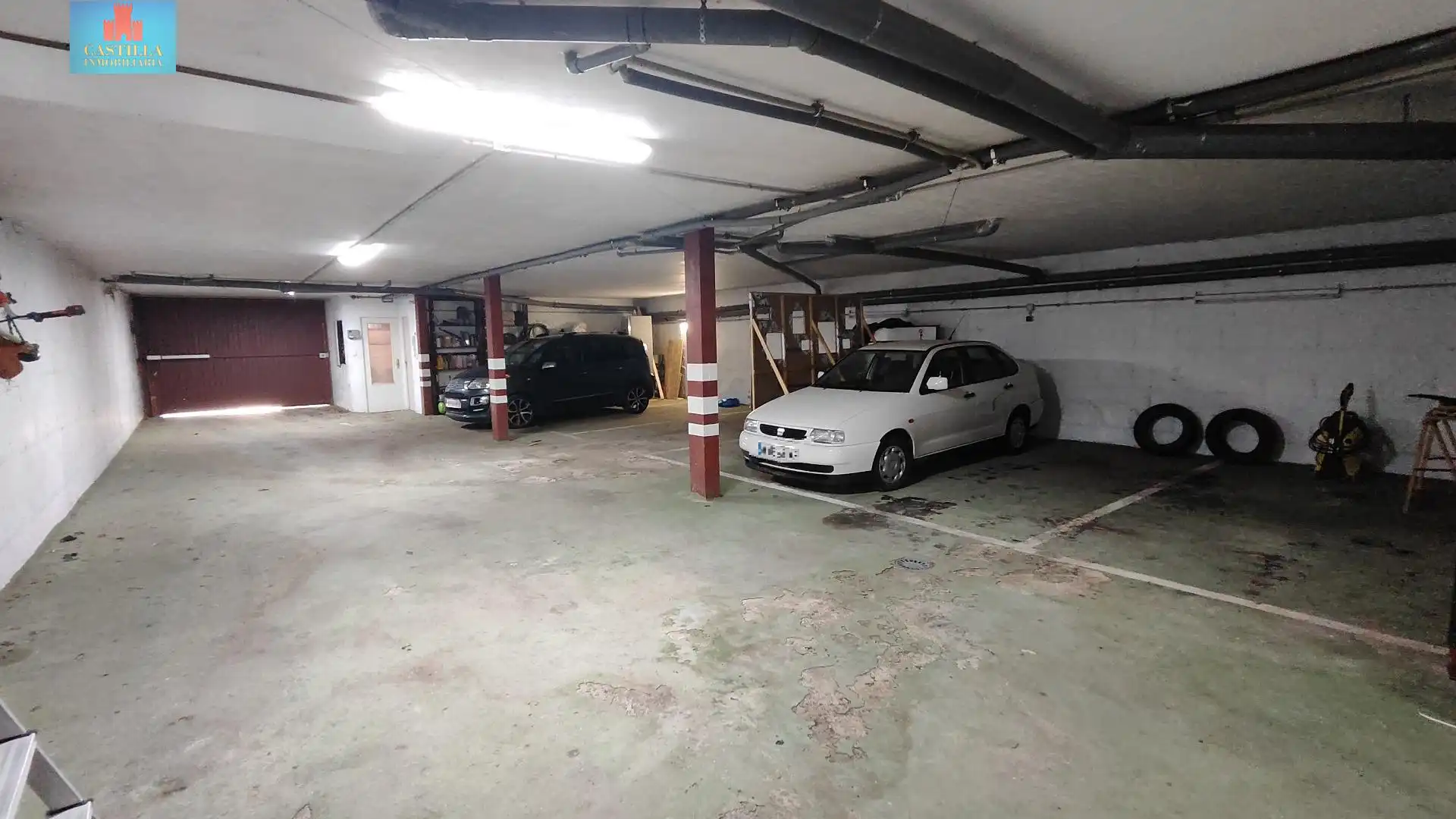 Parking de Finca rústica en venta en Muñopepe con Calefacción, Jardín privado y Trastero