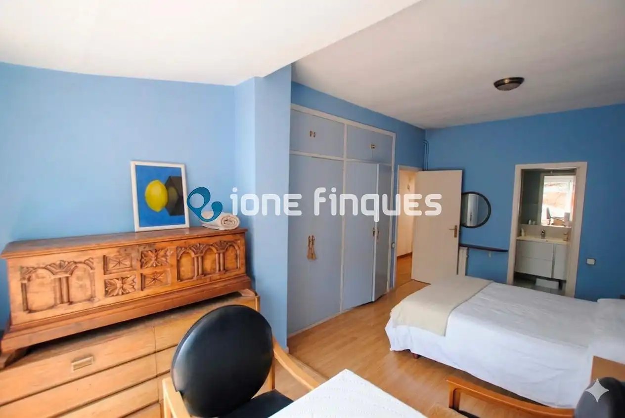 Schlafzimmer von Wohnung zum Verkauf in Barcelona mit Heizung, Privatgarten und Abstellraum