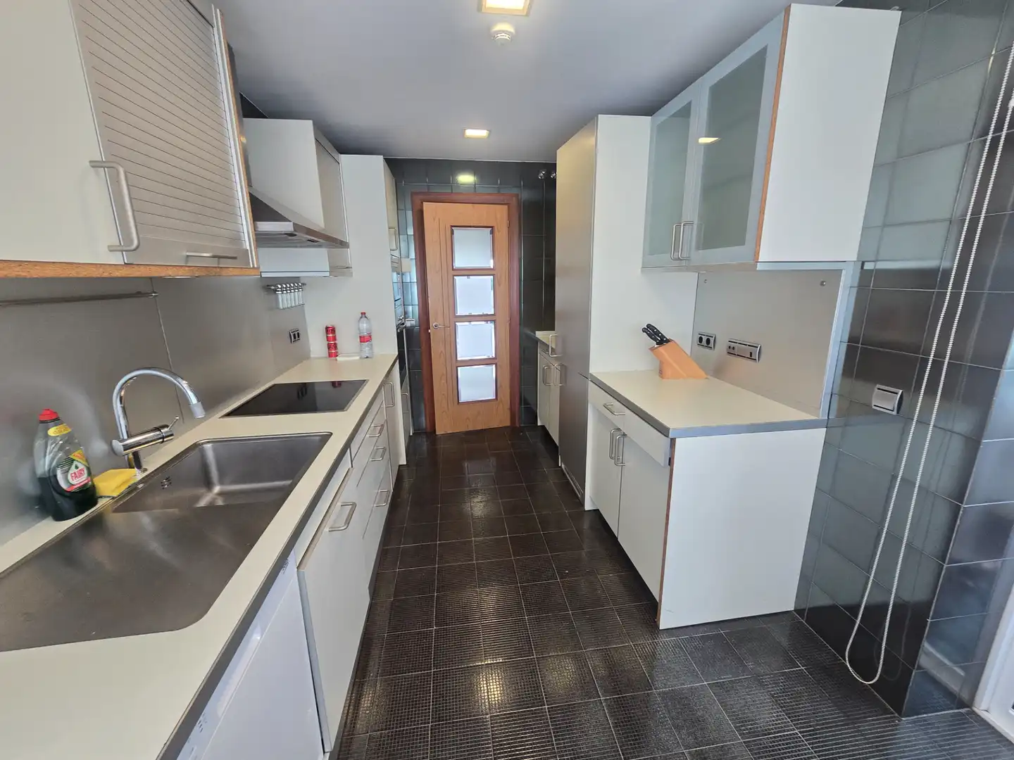 Cuina de Apartament en venda en Marbella amb Aire condicionat, Calefacció i Jardí privat