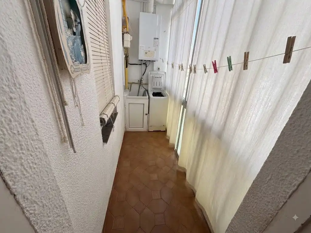 Flat for sale in Cornellà de Llobregat  with Air Conditioner, Heating and Parquet flooring