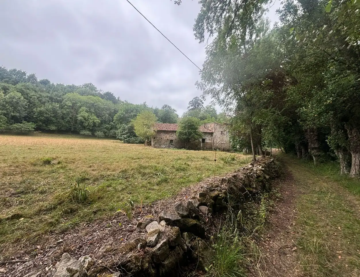 Finca rústica en venda en Gijón  amb Jardí privat