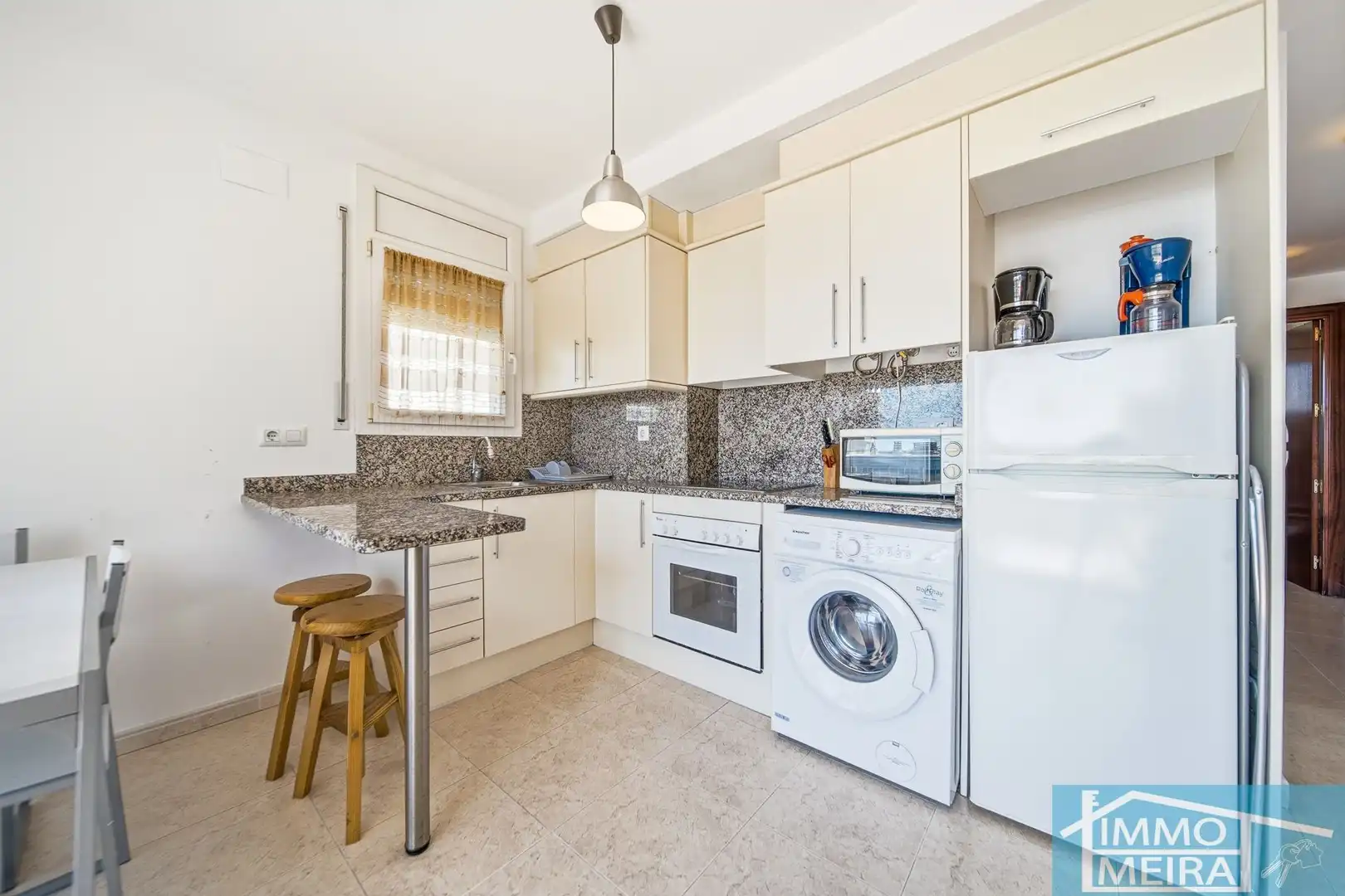 Cuina de Apartament en venda en Roses amb Calefacció i Terrassa