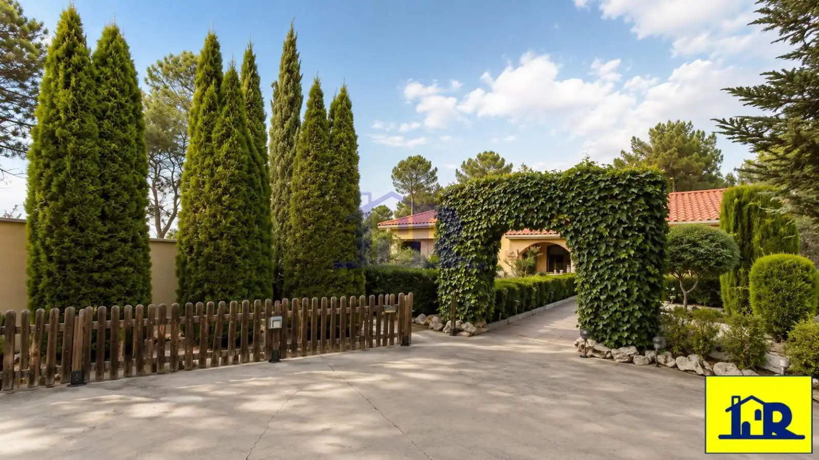 Garden of Houses for sale in Cuenca  with Heating and Storage room