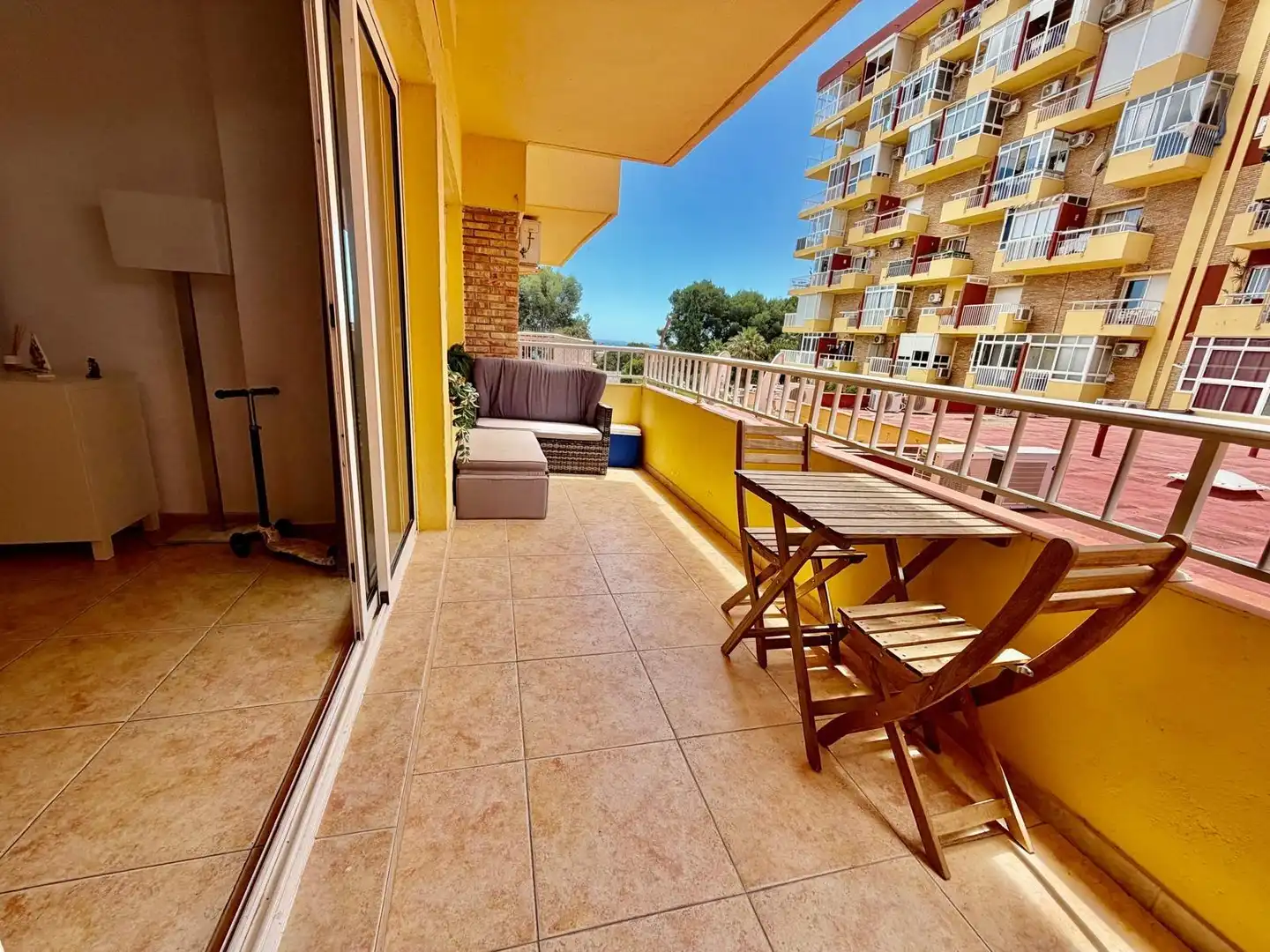 Terraza de Piso en venta en Benalmádena con Aire acondicionado, Calefacción y Jardín privado
